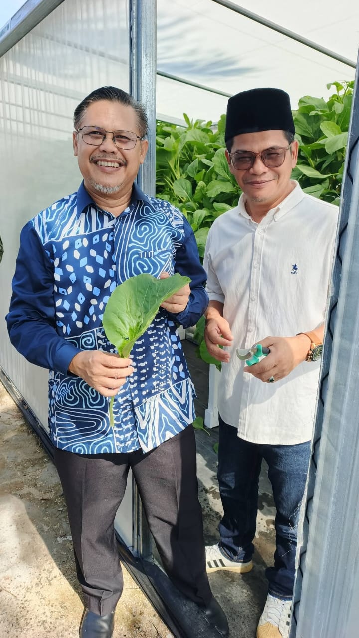 Gambar Projek PROJEK PERTANIAN MENGGUNAKAN KAEDAH HIDROPONIK